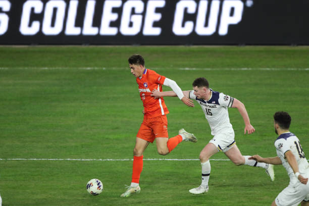 国足将于明 国足将于明